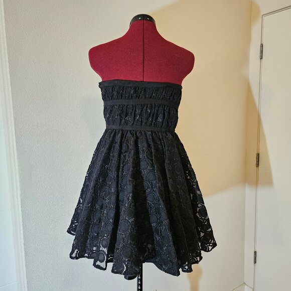 Pearl by Gerogina Chapman of Marchesa strapless dress size 6 - Picture 5 of 6